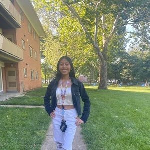 Meet your Posher, Roxanna